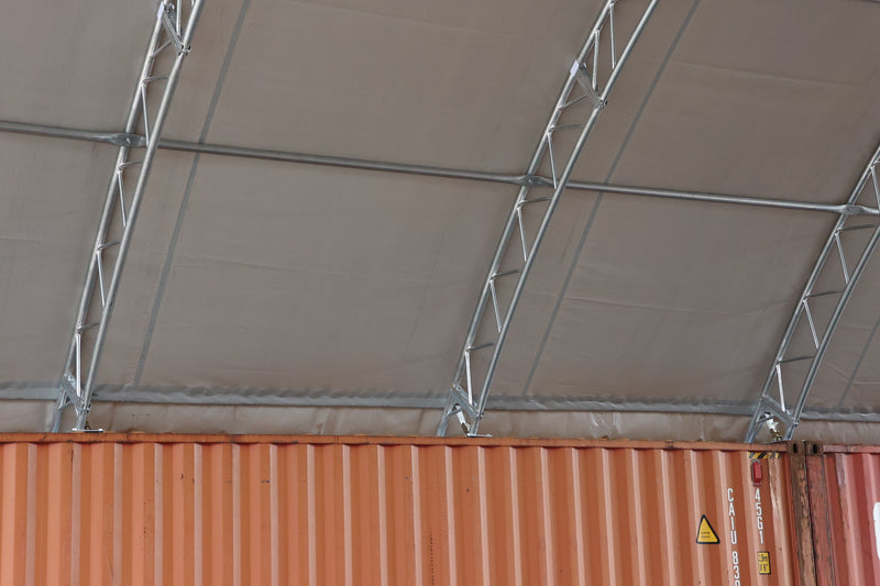 Container Shelter - 60ft x 40ft x 20ft (18.3m x 12m x 6m) installerad på insidan av containrar